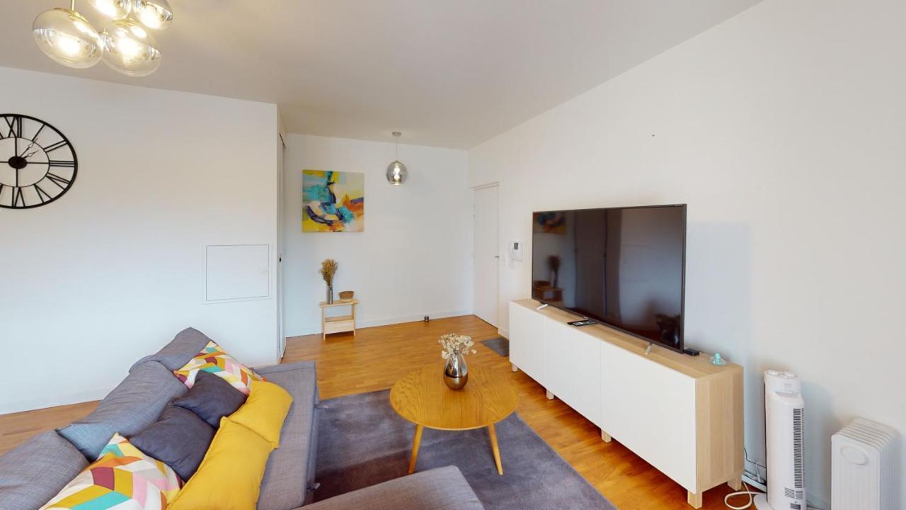 Live Like A Local Stylish 2Br With Balcony & Parking Apartment Saint-Denis  Ngoại thất bức ảnh