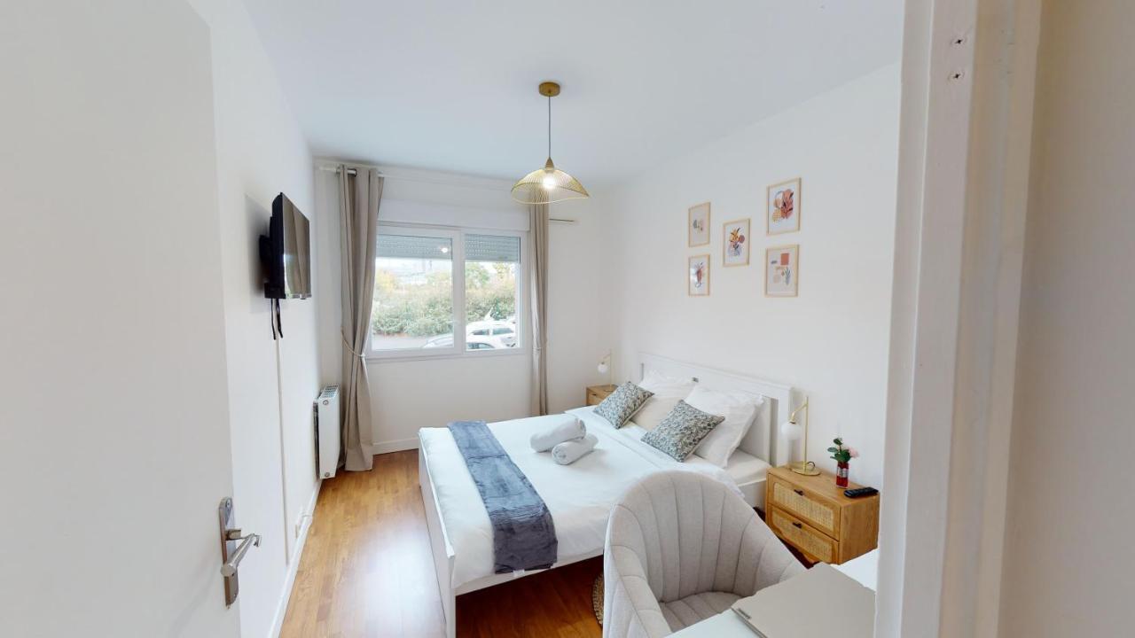 Live Like A Local Stylish 2Br With Balcony & Parking Apartment Saint-Denis  Ngoại thất bức ảnh