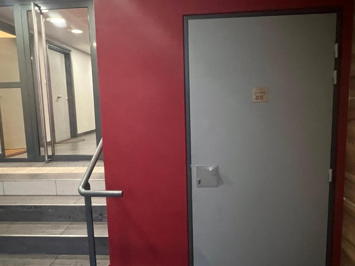 Live Like A Local Stylish 2Br With Balcony & Parking Apartment Saint-Denis  Ngoại thất bức ảnh